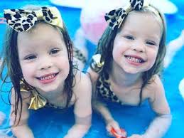 SCARLETT AND EVANGELINE