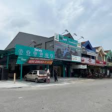 Pusat servis kenderaan nilai