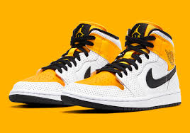 The air jordan collection curates only authentic sneakers. Air Jordan 1 Mid Wmns Laser Orange Bq6472 107 Sneakernews Com