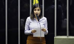 Deputada entrou com pedido para deixar partido por justa causa após controvérsia por dar voto favorável à reforma da previdência. Ud2idtlzirpjkm