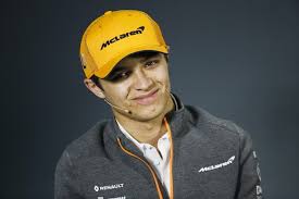 Lando norris says his goal is to be a team leader at mclaren after signing a fresh contract with the formula 1 team. Lando Norris So Rockte Er Den Virtuellen F1 Gp Formel 1 Speedweek Com
