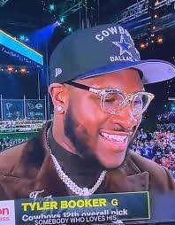 Teresa Bracy's Instagram, Twitter & Facebook