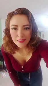 Trabajando y bailando 🥳 #portardeneciomimujermediounboton✌️😁 #toycalenton  #latiroporelvalcon #tikitiki #peruanosentodoelmundo🇵🇪🌎 #mesigues_ytesigo  #tendencia2024🇺🇲 #tiktokers_al_poder