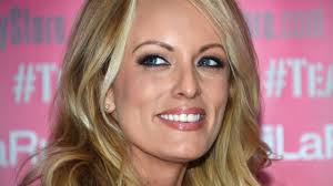 Aanklacht tegen pornoster en Trump-beschuldiger Stormy Daniels vervallen