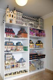 Aufbewahrung Kinderzimmer Kinderzimmer Aufbewahrung Regal With Ikea Kallax Kallax Idee Aufbewahrung Playmobil Playmobil Kinderzimmer Kinder Spielzimmer Mobel