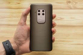 Motorola One Zoom review – Unusual ...