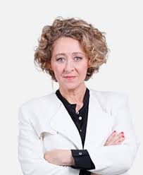 J'en ressortis tel un vieillard décrépit. Camelia Jordana Sur Rtl Si J Etais Un Homme Est Un Appel A La Reconciliation