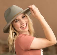 Livin' the Dream: Salem Dover makes music in Irvine, CA