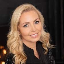 Amy Schiller's Instagram, Twitter & Facebook