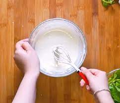 Campurkan Tepung Beras Dan Tapioka Dengan Bumbu Halus Untuk Keripik Bayam Keripik Bayam Resep