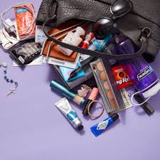 Melissa Joan Hart What S In My Bag What S In My Purse Melissa Joan Hart Mom Bags
