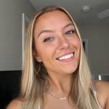 Brooke Hendrickson's Instagram, Twitter & Facebook