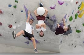 Jun kim setzt nicht nur modisch ein zeichen ninja warrior germany 2020. Ninja Warrior Dieses Trio Will Die Neue Rtl Show Mit Laura Wontorra Aufmischen Express De