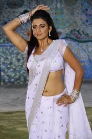 #sareewearing#howtowearsaree#sareeloversplease subscribe our channel.green saree,how to draping a saree,quick saree wearing,beautiful saree wear. Spicy Pic Actress Hot Navel Show Saree