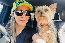 Sandra Marino's Instagram, Twitter & Facebook