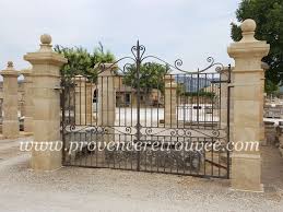 Paire De Piliers En Pierre Et Portail Fer Massif Pil40 220 Tb F 210 350 Portail En Fer Portail Pilastres