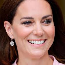 Pilates coach Lynne Robinson talks training Holly Willoughby into her  fabulous figure