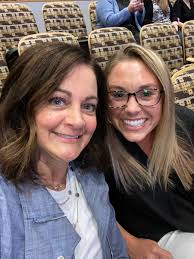 Christina Parrott (@chrissyparrott)