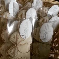 Instead, when bathtime is over, carefully lift your baby out of the tub and gently pat her skin dry with a towel. Set Of 3 Organic Colloidal Oatmeal Bath Sachets Alexa Organics