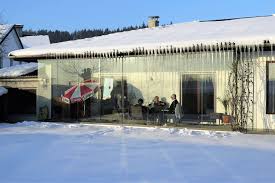 Terrasse Mit Glasturen Verlegen Sie Ihr Wohnzimmer Nach Draussen Glasschiebetur Schiebe Tur Terrassenverglasung