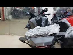 Checkout yzf r15 v3 pictures in different angles and in great details. 2019 Yamaha R15 V3 Abs Matte Black Series R15 Yamaha Yamaha Yamaha Yzf