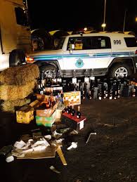 بالصور 268 قارورة مسكر بشاحنة نقل خيول على طريق الطائف الرياض صحيفة المواطن الإلكترونية