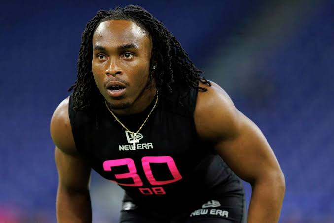How the 49ers fell for loud, proud and fierce rookie Upton Stout