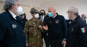 Potentino, 60enne, una lunga esperienza nelle forze armate, con missioni internazionali tra l'altro in kosovo e afghanistan. De Luca Contro Il Generale Figliuolo Non Giri In Mimetica E Si Presenti In Abiti Civili Il Governo Dorme In Piedi Il Mattino It