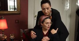 Senaryosu banu kiremitçi bozkurt tarafından yazılan dizinin yönetmen koltuğunda tv8 ekranlarında izleyicisi ile buluşan ve her bölümü ilgiyle izlenen, kırmızı oda 23. Kirmizi Oda 23 Bolum Izle Kirmizi Oda 23 Bolum Fragmani Kirmizi Oda Son Bolumde Neler Oldu Kirmizi Oda Yeni Bolum Izle Haberler