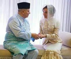 Puan sri halijah abdullah isteri allahyarham tan sri jins shamsuddin tetap redha. Perkahwinan Baharu Rashid Hussain Jadi Viral Isteri Didakwa Berusia 19 Tahun Sarawakvoice Com