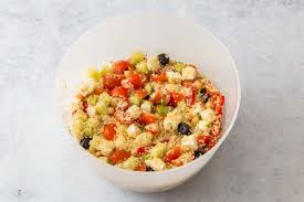 Salade De Couscous Mediterraneenne Recette Salade Couscous Couscous Cuisson Des Aliments