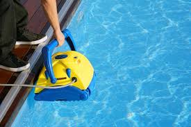 Bos robot nettoyeur de piscine balais et aspirateurs de piscine bleu 48 x 46 x 31,7 cm. Les 10 Meilleurs Robots De Piscine Comparatif 2021 Eaulibre Fr