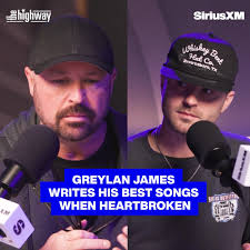 Jason Aldean called Storme Warren as he was headed to the Georgia VS  Alabama game. Will you be watching? Who ya got?! 🏆