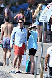 May 19, 2021 · he proposed to princess beatrice in italy. Princess Eugenie Feeds Fiance Jack Brooksbank Pasta And Cruises On Boat During Pre Wedding Break In Italy