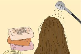 Perciò ti suggeriamo di farlo in un bagno nuovo, confortevole, predisposto con tutte le comodità e gli accessori di cui puoi aver bisogno. Lavarsi I Capelli Con Lo Shampoo Solido Come Usarlo E Sceglierlo Vanity Fair Italia