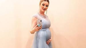 Sa inoti cu delfinii 4. Diana Dumitrescu Este InsÄƒrcinatÄƒ Vedeta De 35 De Ani A Publicat Prima PozÄƒ Cu Burtica De GravidÄƒ Avantaje Ro Vedete Avantaje Ro De 20 De Ani Pretuieste Femei Ca Tine