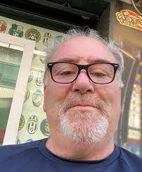 Beth Pal's Instagram, Twitter & Facebook