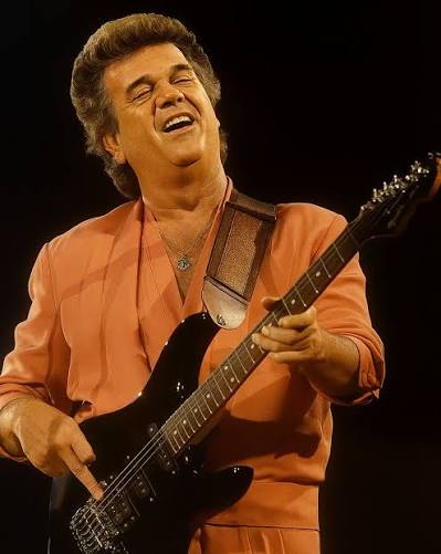 CONWAY TWITTY DID NOT BUILD HIS LEGACY ON CLEAN FAIRY TALES, BUT ON THE MESSY, UNFLAVORED TRUTHS OF HUMAN RELATIONSHIPS. While mainstream country radio often chased polished romantic ideals, the legendary vocalist