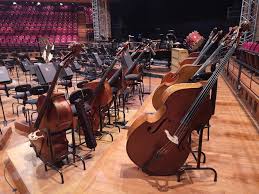 Halle aux grains l'ancienne halle de la ville rose, rénovée puis réaménagée au cours des décennies 70 et 80, est totalement dédiée au culte de la musique, et principalement au célèbre orchestre symphonique toulousain, l'orchestre national du capitole. Chu De Toulouse A La Halle Aux Grains De Toulouse Pour Facebook