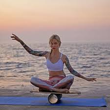 Yoga explained a beginners guide to start yoga at any age lorem ipsum is simply dummy text of the printing and typesetting industry. Stars Fitness Style Workouts Ernahrung Und Sport Tips Gala De