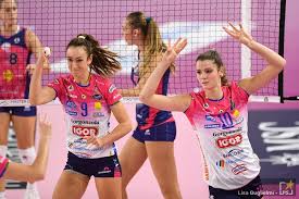 Le squadre partecipanti alla manifestazione (attualmente 30, 14 per la a1 e 16 per la a2) sono riunite dal 7 giugno 1987 nella lega pallavolo serie a , che ha sede a bologna in via rivani, 6. Volley Campionato Serie A1 Femminile Brescia Novara Apre La 15esima Giornata Romanews Lasupervisione24 Com