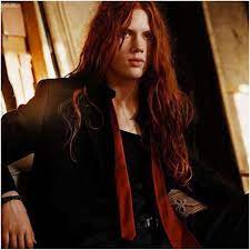Un Estilo Rockstar Sin Fallar En El Intento Not Blogger Long Hair Styles Long Hair Styles Men Mens Hairstyles