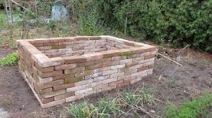 Hochbeet Aus Alten Ziegeln Trockenbauweise Elevated Garden Bed Made Of Old Hochbeet Aus Alten Ziegeln Garden Beds Elevated Garden Beds Elevated Gardening