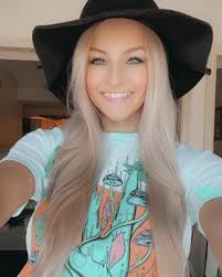 Summer Simpson (@ohmydangg) • Instagram photos and videos