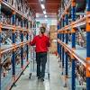 En esta fábrica trabajan más de cincuenta operarios. 1