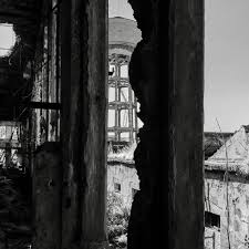 Deteriorating buildings photos — Glass