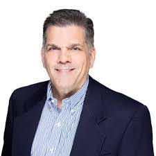 Karen Beringer's Instagram, Twitter & Facebook