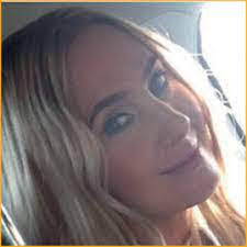 Lisa Lees's Instagram, Twitter & Facebook