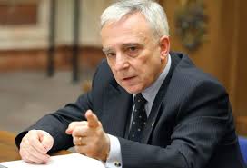 Îl vor îngropa la bnr. Ani Verifica Averea Guvernatorului Bnr Mugur Isarescu In Urma Unei Sesizari Stirea Zilei