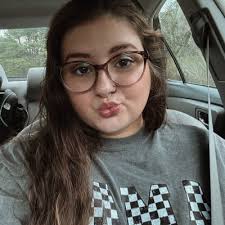 Jillian Laird (@jillianlaird)